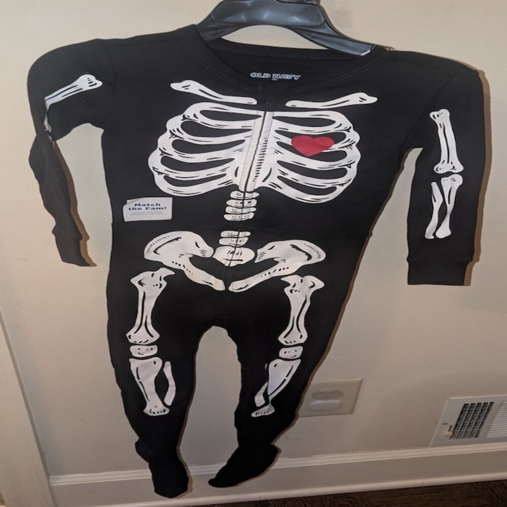 Old Navy Toddler Halloween Skeleton Pajamas Size 3T BNWT